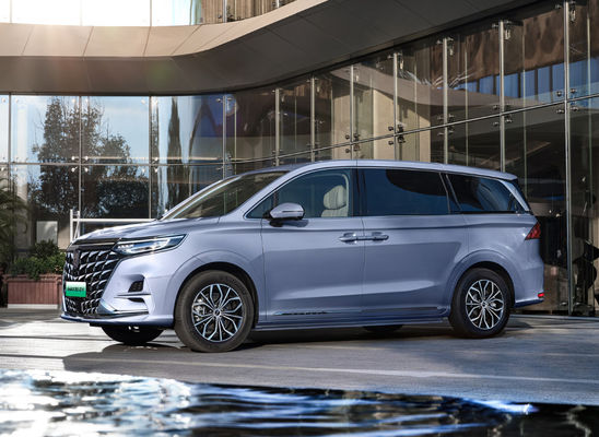 Elektrische Auto 550KM 5 Deuren 7 van de Roeweimax8 SAIC Motor Zetels Medio Grote Grootte