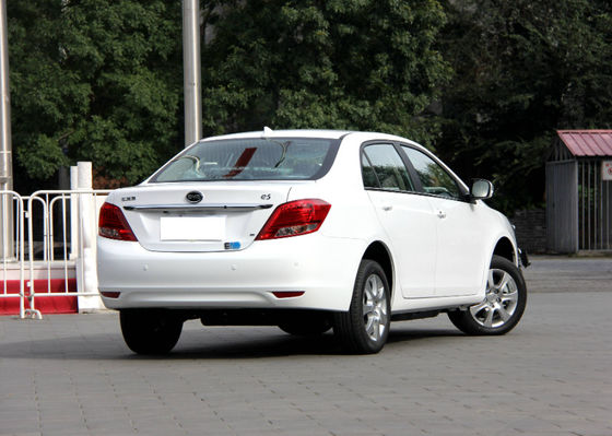 305KM 400KM BYD E5 EV Hoge Prestaties Zuivere Elektrische 4 Deuren 5 Zetels