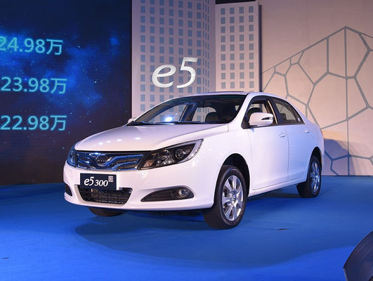 305KM 400KM BYD E5 EV Hoge Prestaties Zuivere Elektrische 4 Deuren 5 Zetels