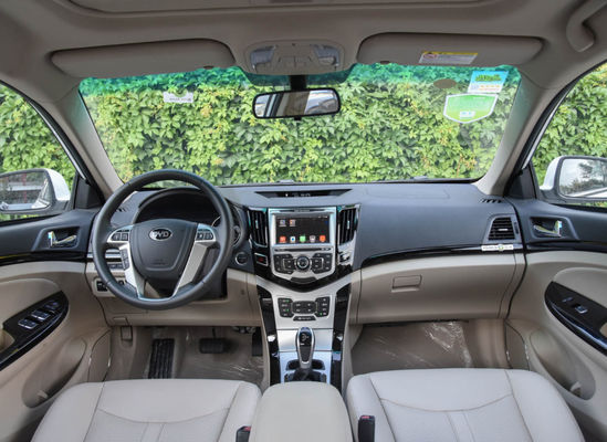 305KM 400KM BYD E5 EV Hoge Prestaties Zuivere Elektrische 4 Deuren 5 Zetels