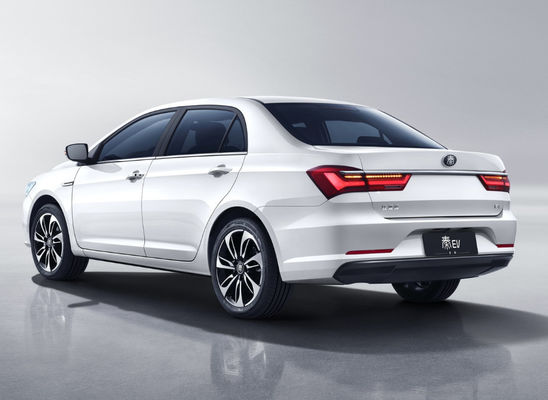 Compacte Byd Qin Ev Sedan Electric Car 400450KM 4 Deuren 5 Zetels