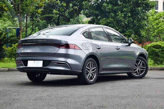400600KM Compacte Byd Qin Plus Ev 4 Deuren 5 Zetels Hoge Prestaties