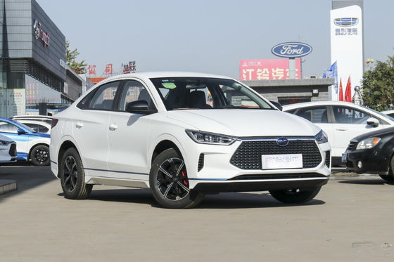 De Sedan Elektrische Auto Officiële Standaard 401KM van E3byd 4 Deuren 5 Zetels