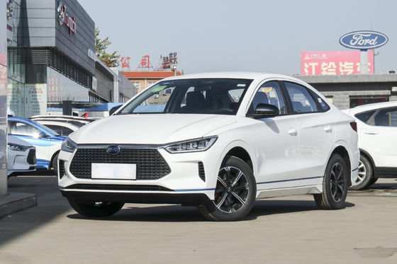 De Sedan Elektrische Auto Officiële Standaard 401KM van E3byd 4 Deuren 5 Zetels