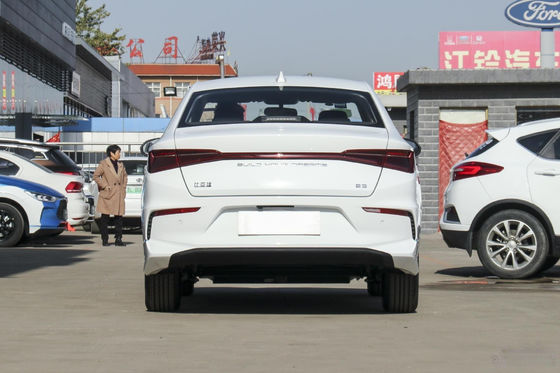 De Sedan Elektrische Auto Officiële Standaard 401KM van E3byd 4 Deuren 5 Zetels